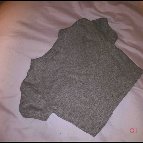 GREY CROP TOP - Picture 2 of 3